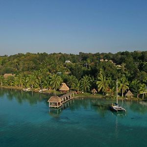 Cayuco Maya